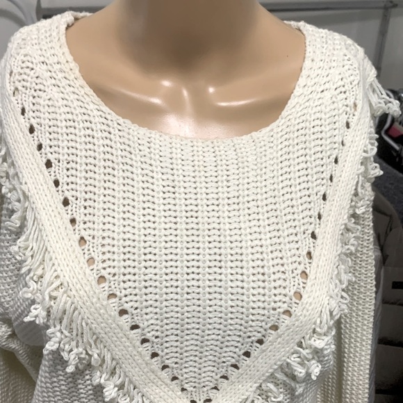 !SOLD! White Cream Fringe Knit Sweater BLUENOTES size Large - Picture 2 of 8